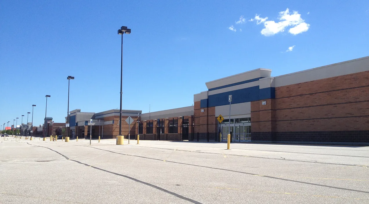 A dead shopping plaza in Garfield Heights, Ohio