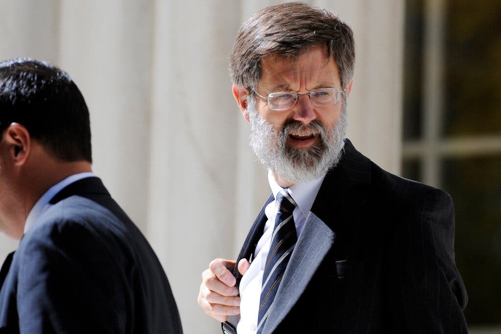 Edwin S. Kneedler in 2008. He joined the Office of the Solicitor General, the elite unit of the Justice Department that represents the federal government in the Supreme Court, in 1979