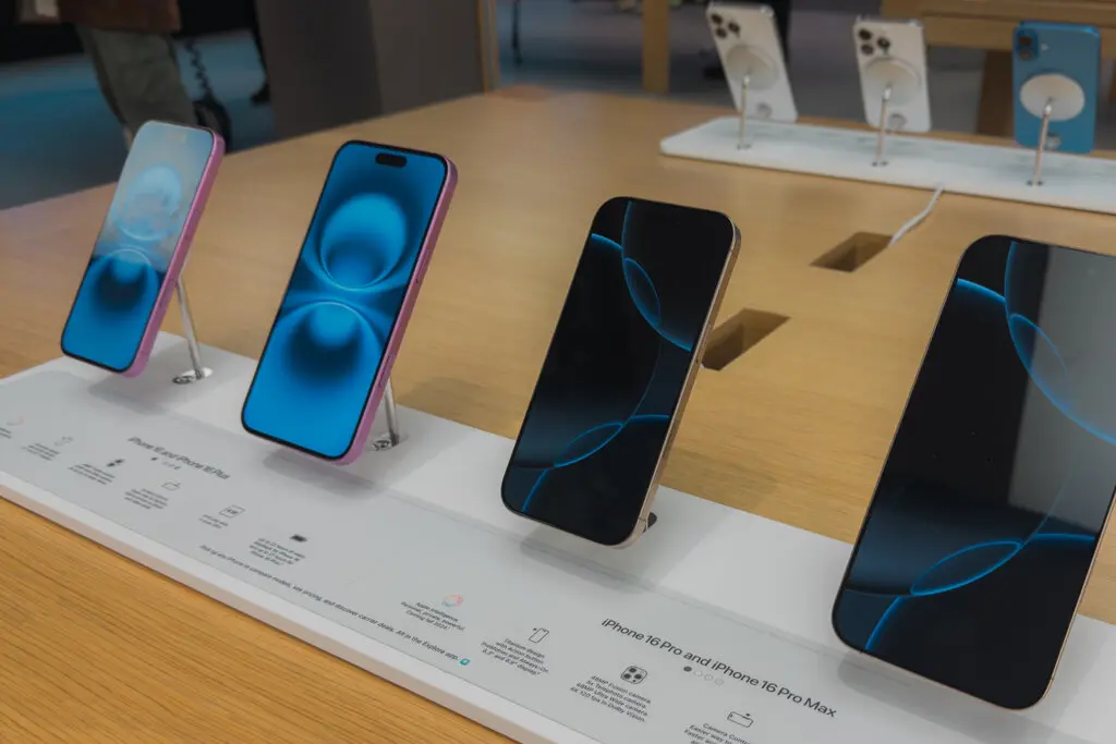 iPhones iPhones