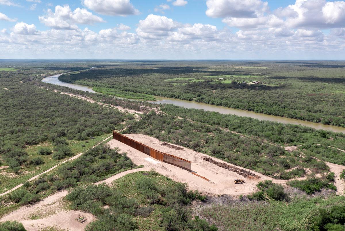 State-built border wall under construction near the banks of the Rio Grande in Zapata Co. on Sept. 23, 2024. Credit: Ben Lowy for The Texas Tribune