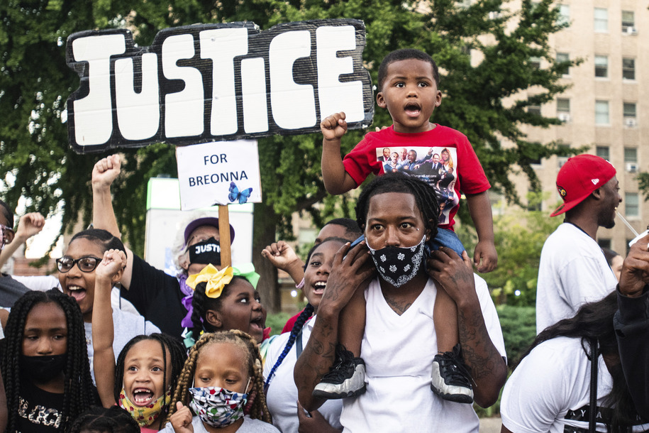 Protestors demonstrate near Jefferson Square Park on September 4, 2020, in Kentucky.