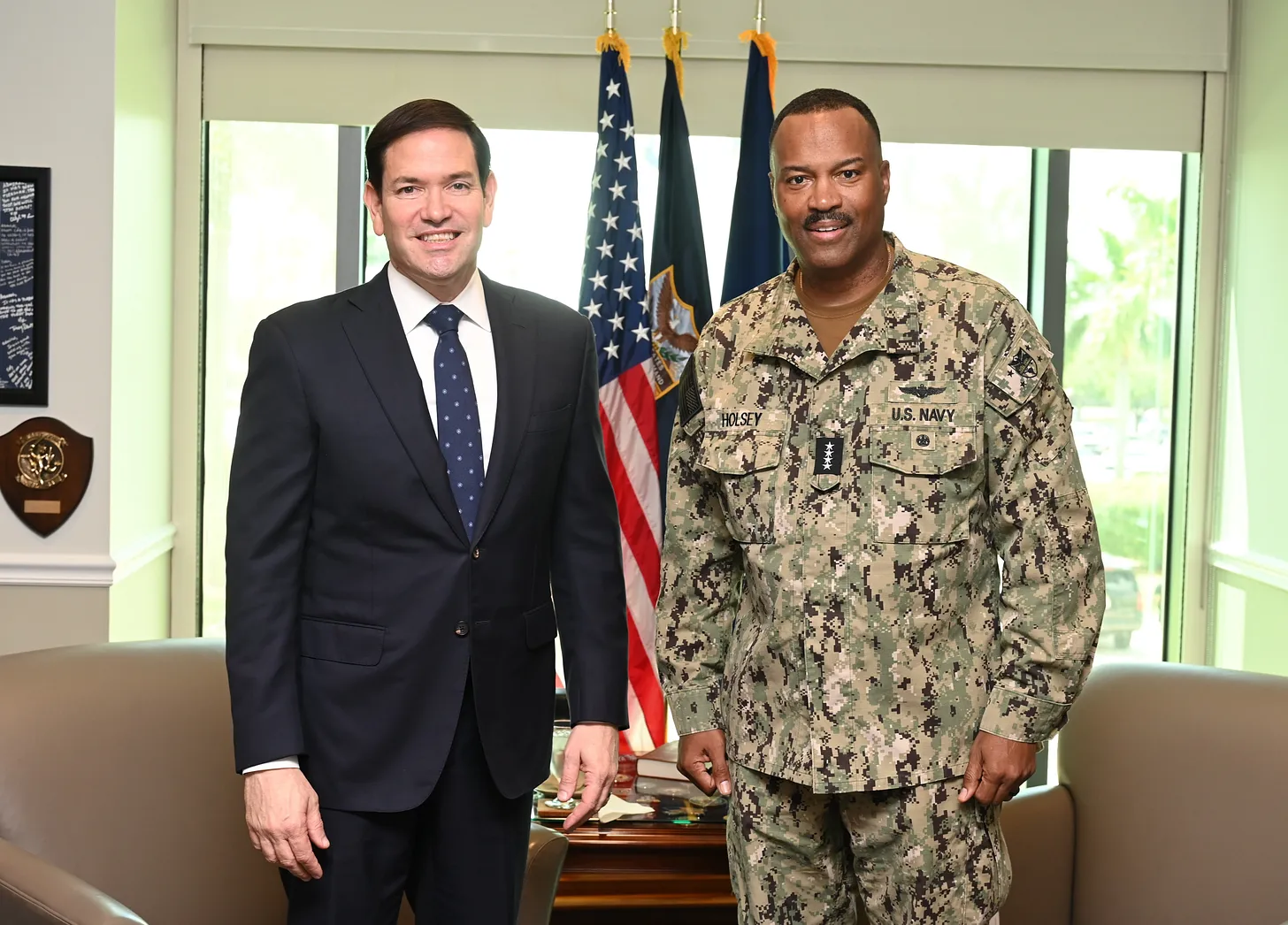 Secretary of State Marco Rubio met in Doral, FL, with Admiral Alvin Holsey, commander of U.S. Southern Command, on Aug. 29, 2025. (Senior Airman Christopher Bermudez / SOUTHCOM https://www.southcom.mil/MEDIA/IMAGERY/igphoto/2003790401/.)