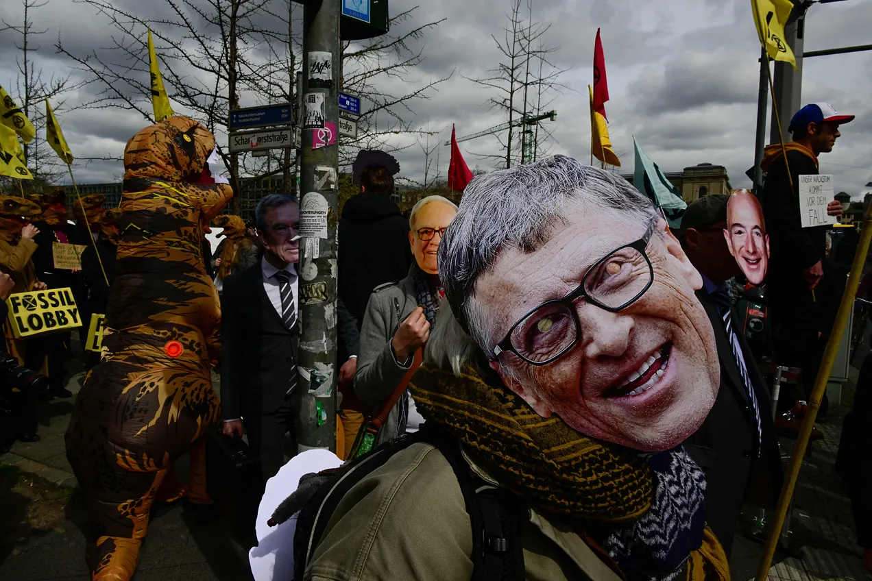 2023 Berlin demonstration from Extinction Rebellion against really rich and irresponsible guys.