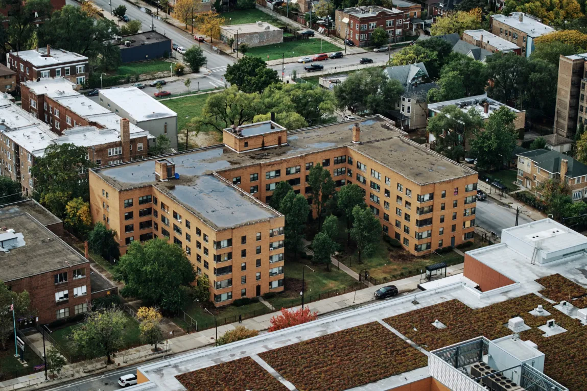 An aerial view of the apartment building raided by federal agents in Chicago’s South Shore neighborhood Mustafa Hussain for ProPublica