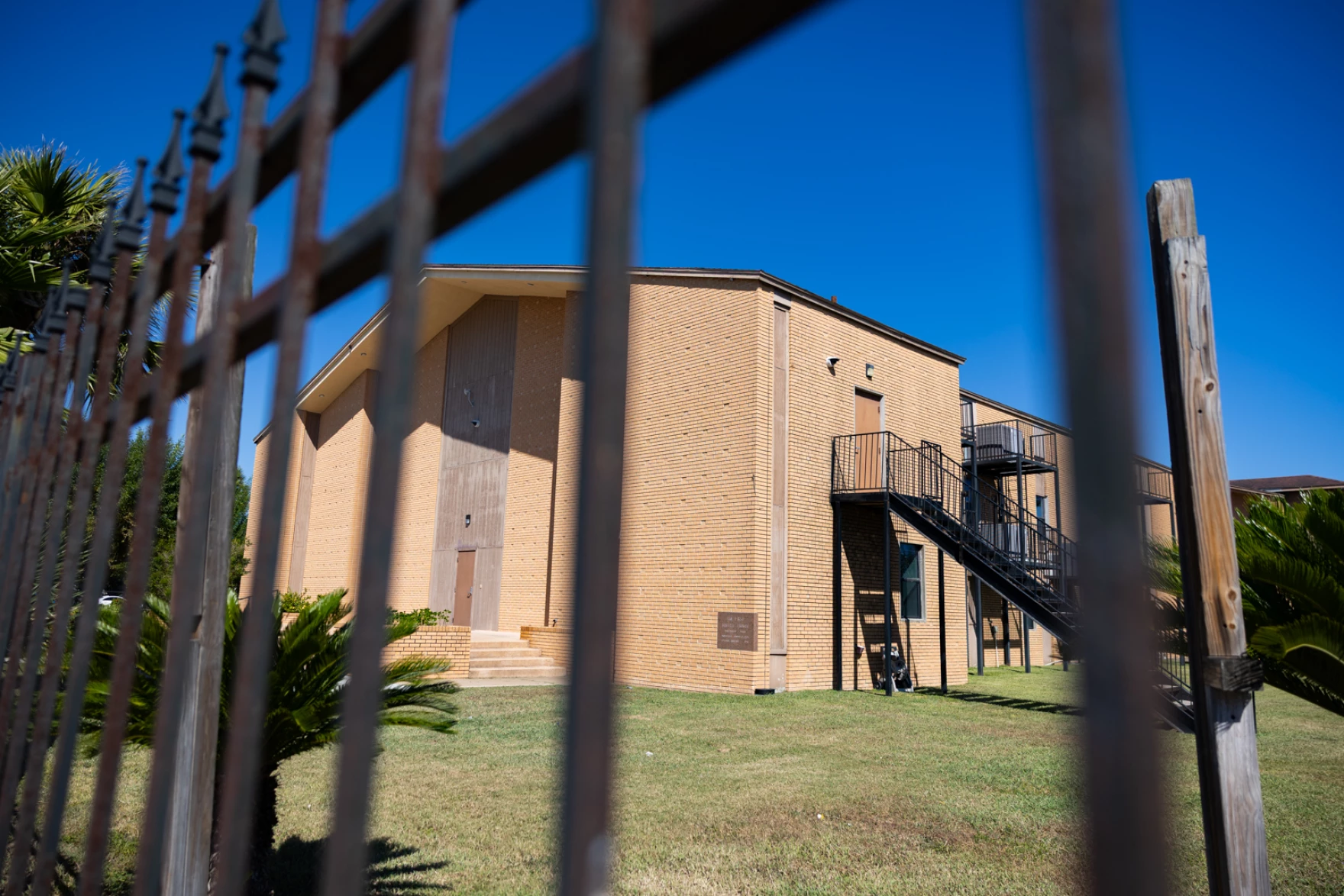 The Trump administration is sending pregnant unaccompanied minors to a South Texas shelter (above) flagged as medically inadequate by ORR officials. The facility is run by a for-profit contractor called Urban Strategies. Founder and president Lisa Cummins told the newsrooms the company is “deeply committed to the care and well-being of the children we serve.”