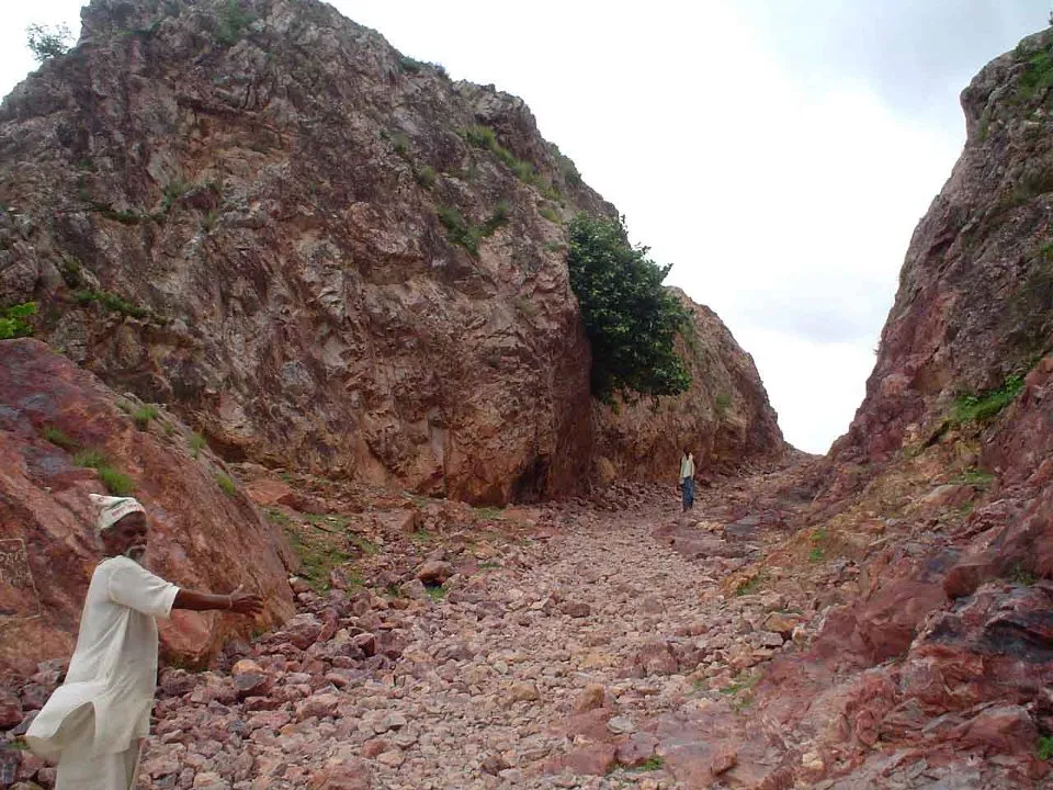 Dashrath Manjhi broke that mountain