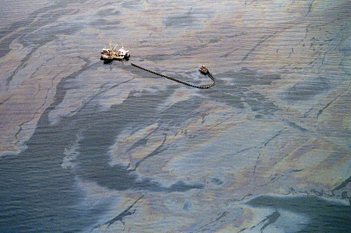 An oil skimming operation works in a heavy oil slick near Latouche Island near the southwest end Prince William Sound in Alaska on April 1, 1989.Photographer: Chris Wilkins/AFP/Getty Images
