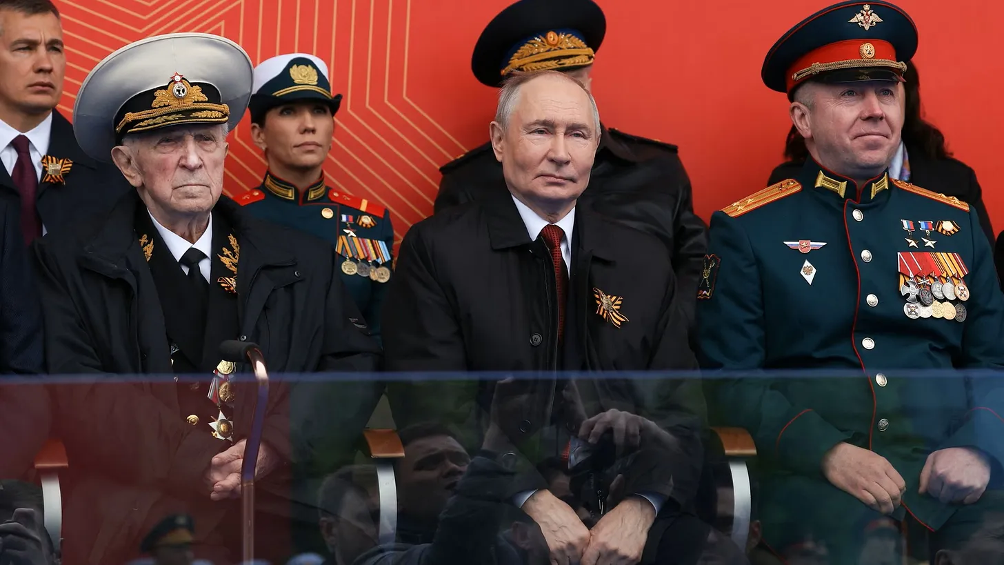 Putin and officers