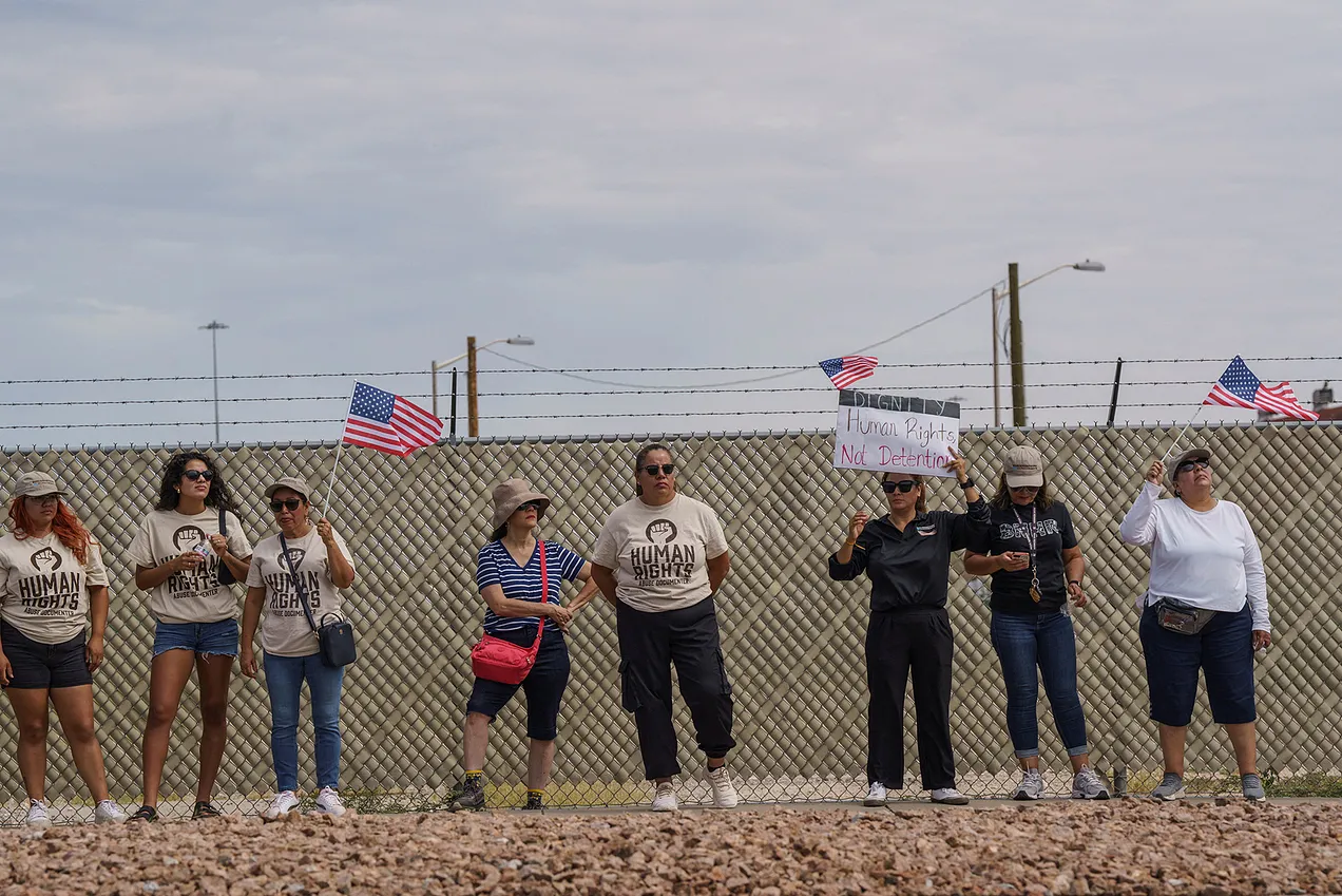 Protesters opposing ICE deportations at Fort Bliss in El Paso, Texas, on Aug. 17, 2025. Photo by Reuters/Paul Ratje.