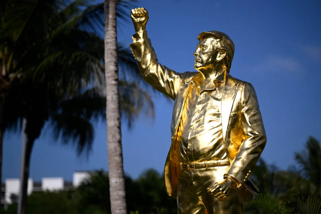 golden Trump - Photo: Getty images