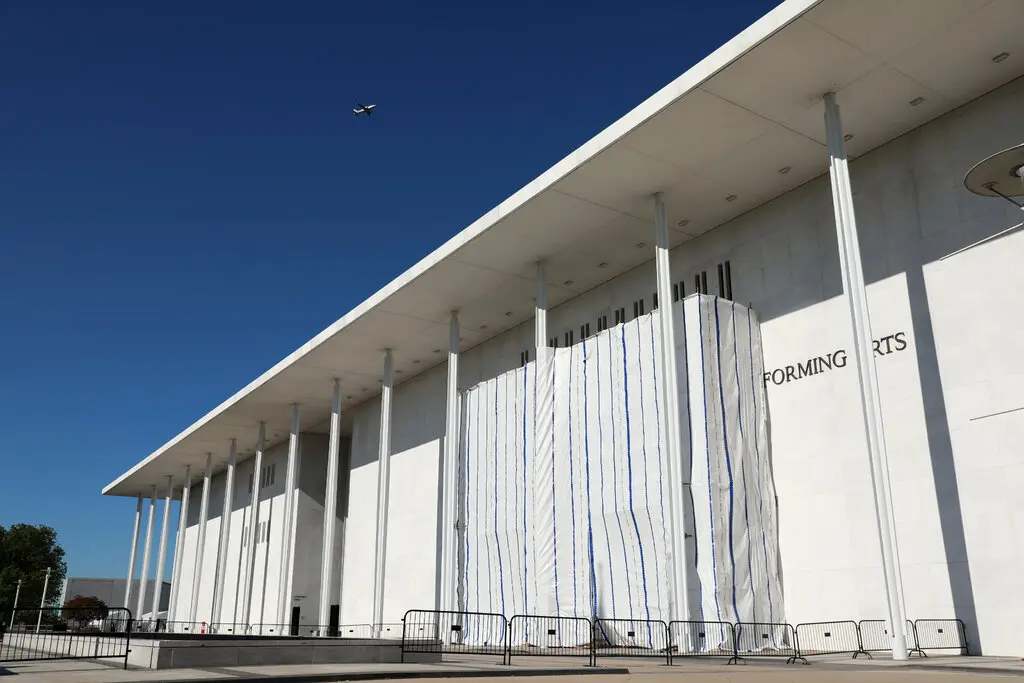 The Kennedy Center certified on Saturday that President Trump’s name had been removed from the building, but did not give a clear answer on when the tarps would be removed.Credit...Rahmat Gul/Ap Photo/Rahmat Gul