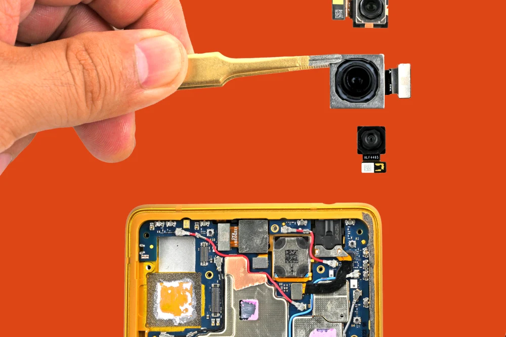 The insides of a Trump Mobile phone are nearly identical to a Taiwanese HTC device.Lumafield / iFixit