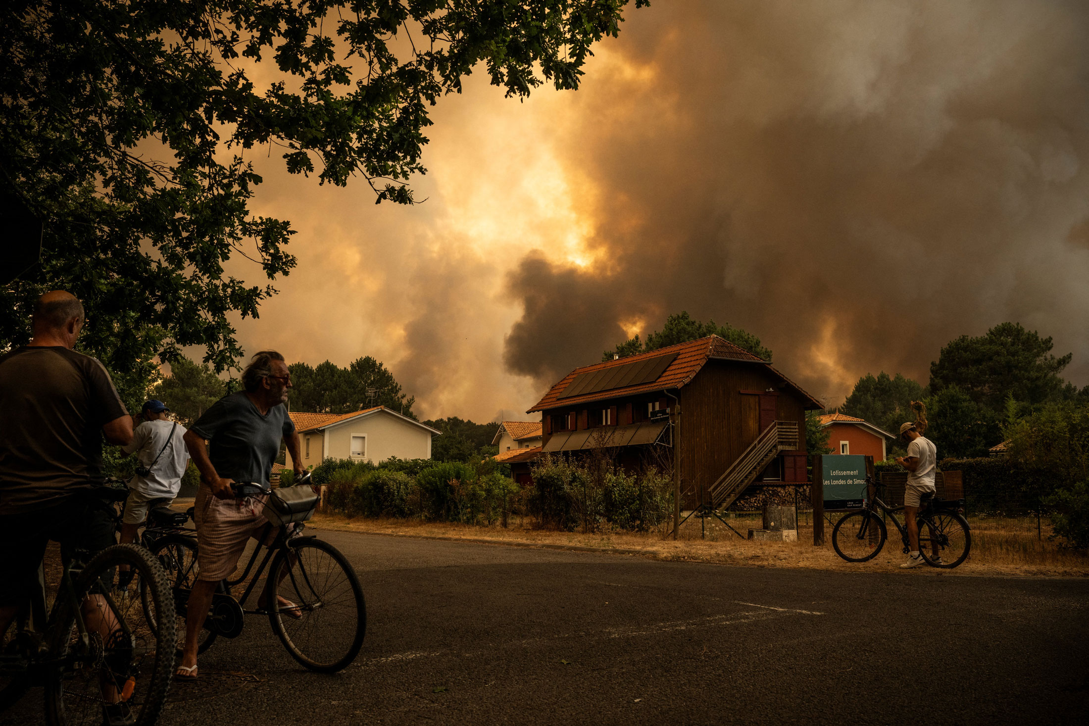 Smoke from wildfires near Lege-Cap-Ferret, France, on July 23.Photographer: Julien De Rosa/AFP
