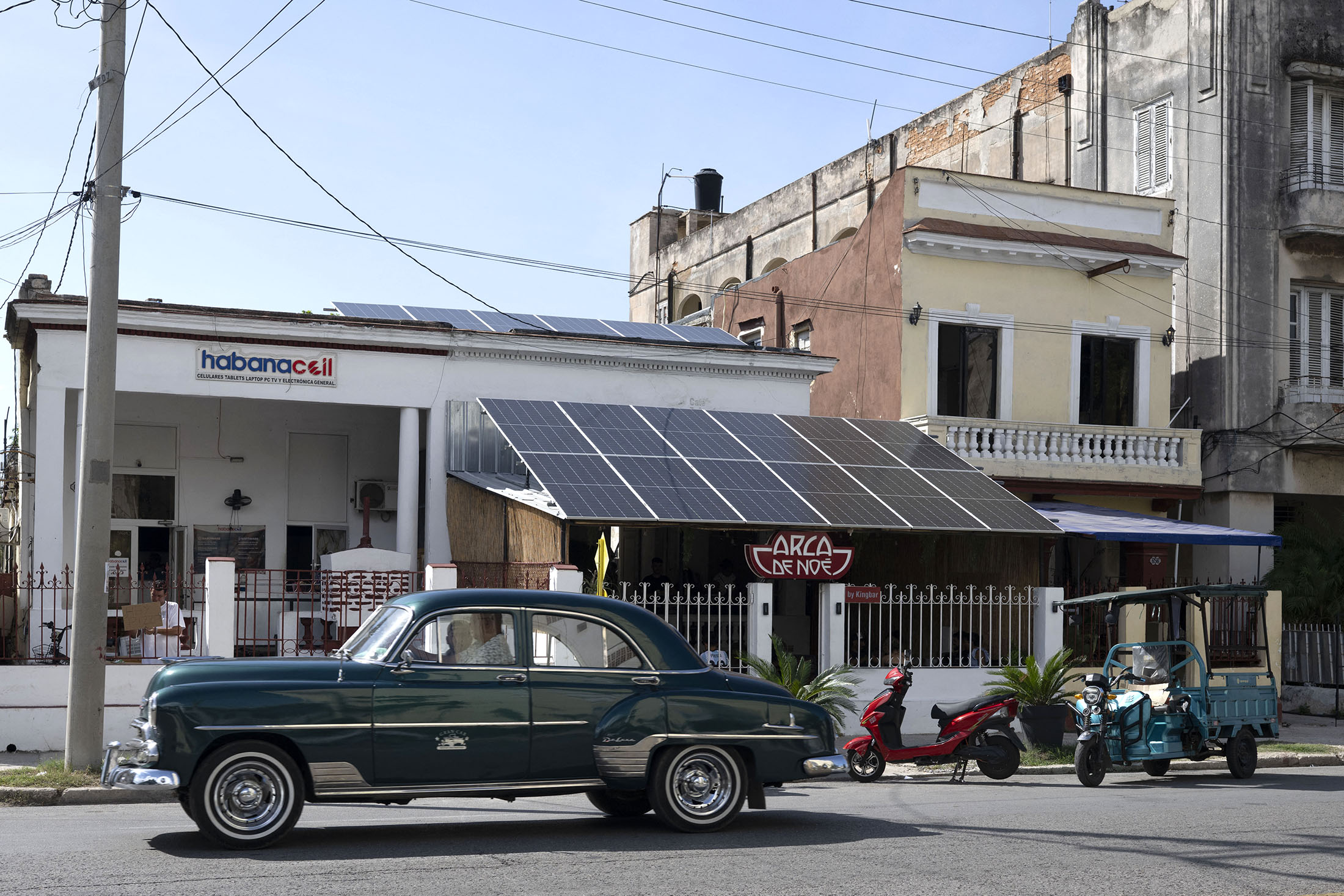 Solar panels on private businesses in Havana’s Vedado neighborhood on June 8.Photographer: Pablo Porciuncula/AFP/Getty Images